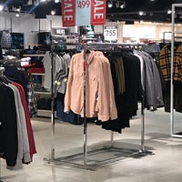 Photo taken at Forever 21 by LYNN M. on 12/31/2018