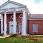 รูปภาพถ่ายที่ James Addison Jones Library โดย James Addison Jones Library เมื่อ 10/24/2013