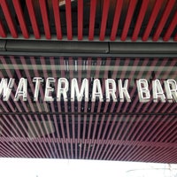 รูปภาพถ่ายที่ Watermark Bar โดย Kris M. เมื่อ 5/15/2013