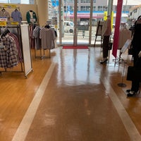 Photo taken at コナカ 南小岩店 by quiche on 6/30/2022