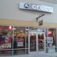willowbrook mall crocs
