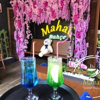 Foto diambil di Mahall Cafe &amp;amp; Restaurant oleh Necat Ç. pada 6/19/2020