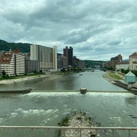 Photo taken at Takarazuka-minamiguchi Station (HK28) by kuroteck on 6/20/2020