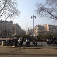 Photo taken at Avenue de Breteuil by Alina M. on 3/20/2015