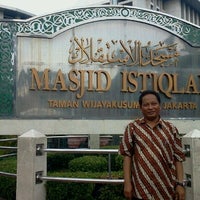 Photo taken at Taman Masjid Istiqlal by Achmad H. on 9/27/2013