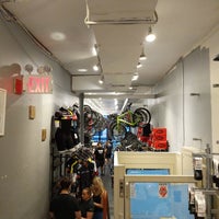 6/8/2018 tarihinde Allen S.ziyaretçi tarafından Bicycle Habitat'de çekilen fotoğraf