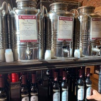 10/27/2018에 Gopal P.님이 EVOO Marketplace-Denver-Olive Oils and Aged Balsamics에서 찍은 사진
