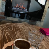 Foto tirada no(a) Testa Rossa Caffé por Neslihan Ş. em 2/12/2017
