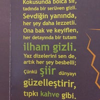 Снимок сделан в Kitap Kurdu Kafe пользователем Şengül 12/20/2018