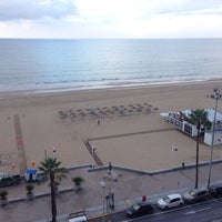Das Foto wurde bei Hotel Cádiz Paseo del Mar - Affiliated by Meliá von Javier L. am 9/24/2014 aufgenommen
