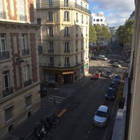 Foto diambil di Hôtel Belmont oleh Sylvie Z. pada 10/2/2016