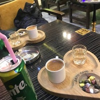 Foto tomada en Şato Cafe  por Hasan el 10/19/2021