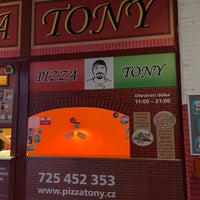 Photo taken at Pizza Tony by Daniel K. on 8/1/2022