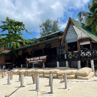 Photo taken at Tuna Bay Island Resort by Cédric L. on 2/6/2024