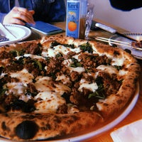 Photo taken at Pizzateca by Rachelyen on 5/5/2019
