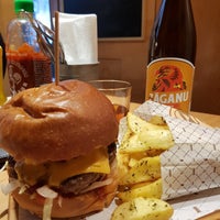 Burger Van Bistro Universitate 32 Tips From 303 Visitors