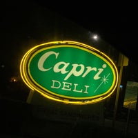 Foto tirada no(a) Capri Deli por Leonard M. em 11/12/2020
