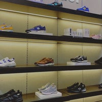 New Balance - Clothing Store in Grachtengordel-West