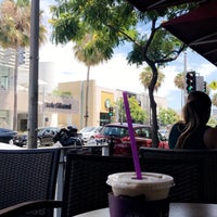 Photo taken at The Coffee Bean &amp;amp; Tea Leaf by areejs on 7/27/2017
