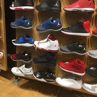 finish line willowbrook mall