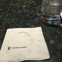 6/7/2016에 Andrew C.님이 2 West At The Ritz Carlton에서 찍은 사진