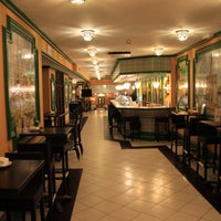 รูปภาพถ่ายที่ El Rocio Restaurante-Bar de Tapas โดย El Rocio Restaurante-Bar de Tapas เมื่อ 10/28/2013