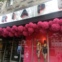 Photo prise au Boutique Priape par Troy P. le8/3/2013