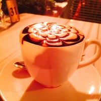 Foto tirada no(a) Butterfly Time Coffee &amp;amp; Bistro por Salih em 2/1/2016