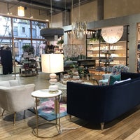 Photo taken at Anthropologie by Ly L. on 9/27/2018