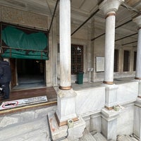 Photo taken at Nuruosmaniye Mosque by Алексей Т. on 1/13/2024
