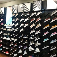 Foot Locker - Stadsdeel Centrum - Amsterdam, Noord-Holland