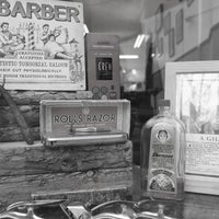 10/29/2013 tarihinde The Legends Barber Shopziyaretçi tarafından The Legends Barber Shop'de çekilen fotoğraf