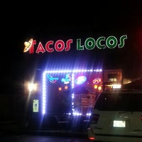 รูปภาพถ่ายที่ Tacos Locos โดย Nance เมื่อ 10/4/2013