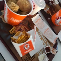 Photo taken at Popeyes Louisiana Kitchen by Songul Y. on 10/24/2019