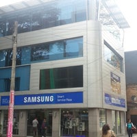 Photo taken at Samsung Smart Service Plaza by Kosunna O. on 11/9/2013