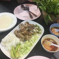Photo taken at Khun Aor&amp;#39;s Vietnamese Cuisine by GraZiica K. on 11/3/2017