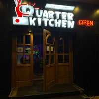 Foto tirada no(a) Quarter Kitchen por H .. em 8/10/2021