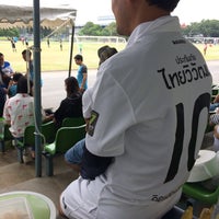 Photo taken at สนามกีฬากองทัพอากาศ จันทรุเบกษา by Chanop M. on 11/5/2017