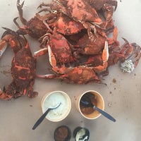7/30/2020 tarihinde Mariette S.ziyaretçi tarafından Captain James Landing - Restaurant and Crab House'de çekilen fotoğraf