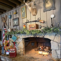 Photo taken at Cracker Barrel Old Country Store by Gulnara on 12/19/2020