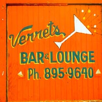 Foto tomada en Verret&amp;#39;s Lounge  por Verret&amp;#39;s L. el 7/20/2014