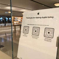 Photo taken at Apple Mayfair by Mike V. on 8/15/2020