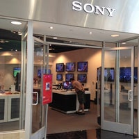 Photo taken at Sony Store by Shumon S. on 9/28/2012