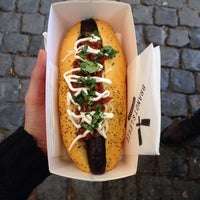 Photo taken at Barrio Cantina Antwerpen - Food Truck Festival by Ana V. on 9/21/2014