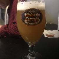 Photo taken at Vitrine da Cerveja by Luiz Adolfo A. on 4/5/2019