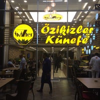 รูปภาพถ่ายที่ Özikizler Künefe โดย Hüseyin K. เมื่อ 9/27/2017