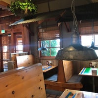 รูปภาพถ่ายที่ Islands Restaurant โดย Jon Z. เมื่อ 9/20/2017