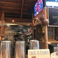 9/3/2017 tarihinde Jon Z.ziyaretçi tarafından Islands Restaurant'de çekilen fotoğraf