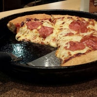 Foto diambil di Pizza Hut oleh Samuel S. pada 3/7/2014