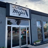 Photo taken at Mojo&amp;#39;s Tacos by Barbara S. on 10/31/2022